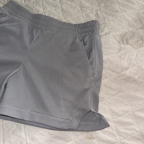 ATHLETIC WORKS Gray Athletic Active Shorts Girls S (6/6x) - Picture 3 of 5